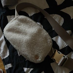 Lululemon waist bag